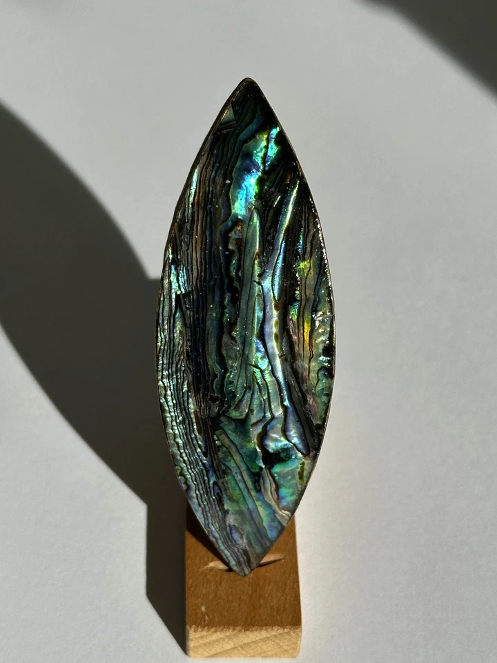 Tatting shuttle with mother of pearl inlay 3 inch long - Image 1 of 4