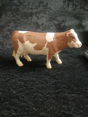 Figura animal de granja vaca Schleich Simmental 2015 blanco marrón Foto 1 de 4