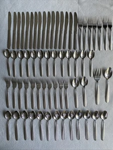 Oneida Stainless Flatware Set 64 Pieces Plain Handle Glossy - Picture 1 of 18