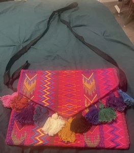 Handgefertigte mexikanische mehrfarbig bestickte Umhängetasche - Bild 1 von 3