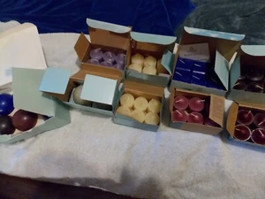 Enorme Lotto 50+ Candele PartyLite Tealights Votivi Quadrati Votivi Aroma Scioglie + - Foto 1 di 14