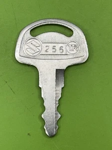 256 - Suzuki Pre Cut Key GS750 GS1000 GT750 TS400 T500 GT550 TC305 RE5 R5 GT500 - Picture 1 of 1