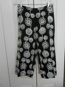 DI VITA---BLACK AND WHITE CROPPED PANTS--SCROLL WORK--SIZE 6 - Picture 1 of 2