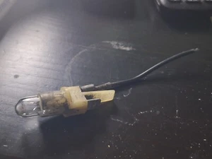 Alfa Romeo 164 front wing fender repeater Side indicator, 1 bulb + bulb holder - Picture 1 of 1