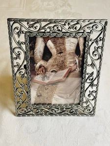 Marco de fotos/marco de mesa/impresiones clásicas floral de peltre 8x6 - Imagen 1 de 10