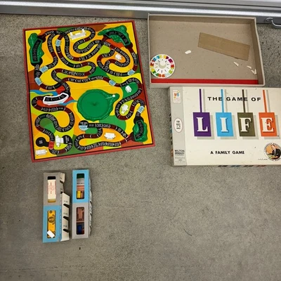Original Vintage 1960 Edition The Game Of Life In Box Complete Board - Image 1 of 4