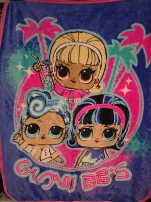 Cobertor surpresa Lol rosa brilhante e roxo foto de personagem - Imagem 1 de 4