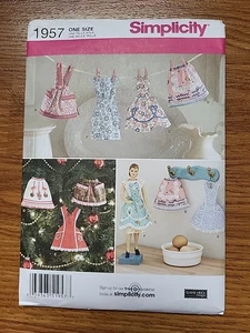 Simplicity 1957 Doll Apron & Dress Ornaments Elaine Heigl Uncut Factory Folded - Picture 1 of 4