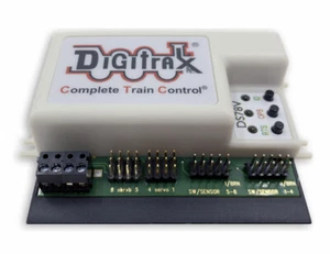 Digitrax DS78V 8 Servo LocoNet Stationary Accessory decoder for turnout control - Picture 1 of 2