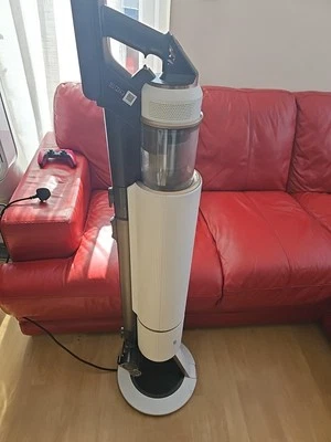 Samsung Jet Bespoke Vacuum Cleaner. (Please Read The Description) - Image 1 of 4