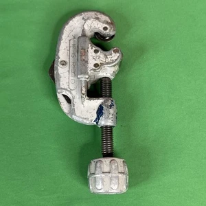 *USADO* RIDGID-Modelo #15, 3/16" a 1-1/8" Cortador de tubos y conductos - Imagen 1 de 10
