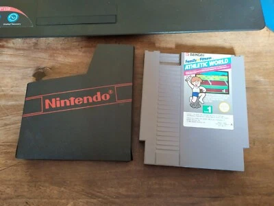  VIDEOGIOCO NINTENDO NES ATHLETIC WORLD FAMILY FUN FITNESS CARTDRIGE  VINTAGE - Photo 1/4