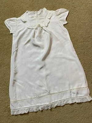 Antiguo Vestido Victoriano Bebé Niña Bautizo Bautizo Hecho a Mano Bordado Foto 1 de 4