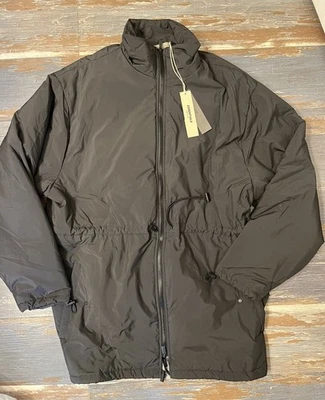 Abrigo Essentials Fear Of God Storm negro talla X-grande Foto 1 de 4