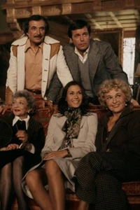 Death at Love House 8x10 Photo 6 Kate Jackson Robert Wagner Joan Blondell - Picture 1 of 1
