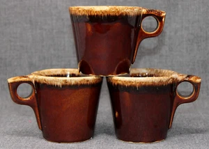 Juego De Colección De 3 Tazas De Café HULL EE. UU. Esmalte De Goteo Marrón A Prueba De Horno, 3.5" De Alto En Muy Buen Estado - Imagen 1 de 6