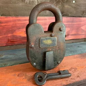 Yuma Territorial Gefängnis 3" x 5" Gusseisen Schloss & Schlüssel, Antik Finish - Bild 1 von 6