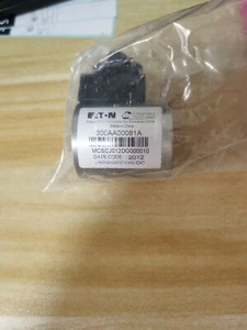 1PCS New Eaton Vickers 300AA00081A Solenoid Coil 12VDC Brand - Picture 1 of 3