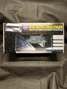 Dragon Wings 1/400 Space Collection Space Shuttle Challenger 56214 NIB - Picture 1 of 4