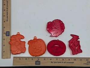 Vintage Halloween Hallmark HRM Cookie Cutter Plastic Witch Pumpkin Set of 5 - Picture 1 of 7
