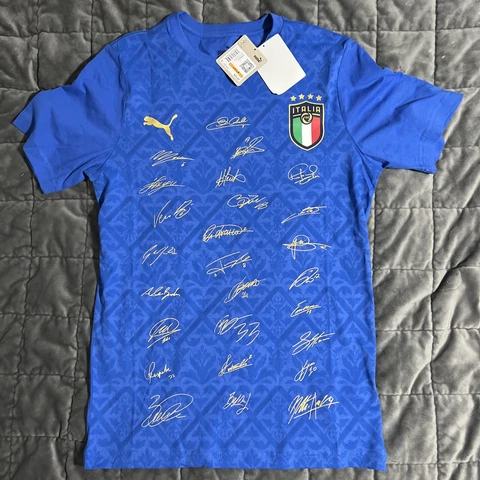 New Men’s Small Puma Italy Soccer T-shirt Cover