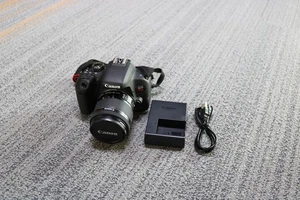 Canon EOS Rebel T7i DSLR Camera + EF-S 18-55mm STM Lens - Shutter Count - 11086 - Picture 1 of 10