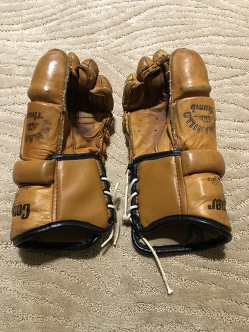 vintage cooper 30 leather hockey gloves armadillo thumb lace Cover