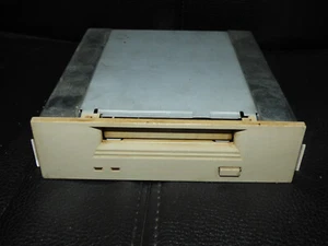 HP C1599A DDS2 4/8GB SCSI 50-PIN DAT 4mm 3.5" Internal Tape Drive - Picture 1 of 4