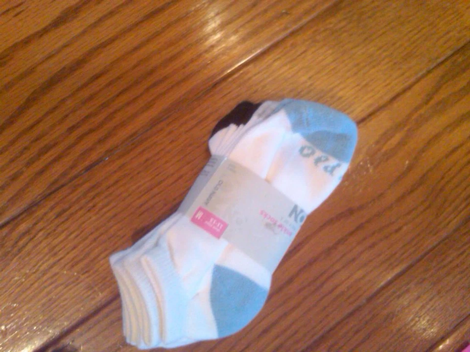 NWT 3 PR KIDS UNISEX ANKLE SOCKS WHITE TRIMMED IN BLUES & GRAY MEDIUM SHOE 11-13 - Image 1 of 1
