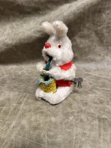 JUGUETE VINTAGE FUJI PRESS KOGYOSHO - JAPÓN CUERDA "HAPPY MUNCHING BUNNY" [FUNCIONA] - Imagen 1 de 6