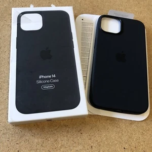 Coque silicone véritable Apple iPhone 14 housse MagSafe noir minuit A2910 - Photo 1 sur 9