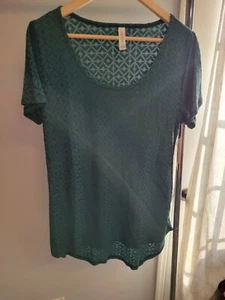 LuLaRoe Classic T Size M Green With Geometric Pattern NWT - Picture 1 of 4