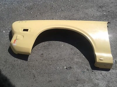 Guardabarros izquierdo 1971-1973 para Nissan Datsun 610 F172-2 Foto 1 de 4