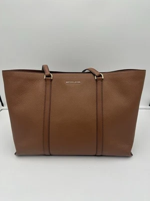 Bolso de Mano Michael Kors Jet Set Viaje Pequeño Cuero Saffiano Cremallera Superior, Usado Foto 1 de 4