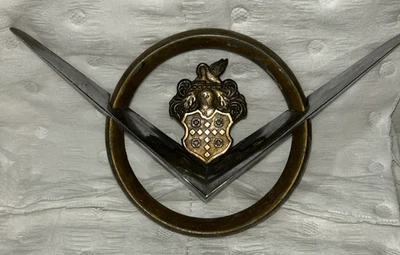 Emblema de parrilla Packard 1955 Vtg Patrician Executive Caribbean 400 Badge Ornament Foto 1 de 3