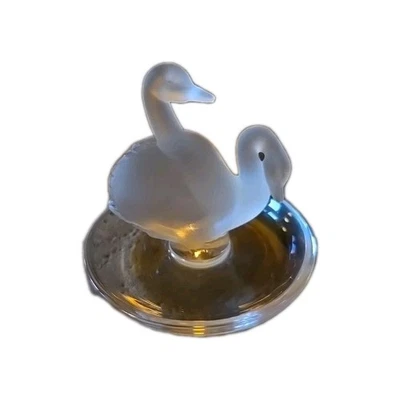 VTG LALIQUE Crystal Frosted DEUX CYGNES Two Swans Ring Holder Dish SIGNED 3.5" - Image 1 of 4