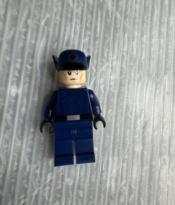 LEGO STAR WARS First Order Officer MINIFIGURE 75166 - Picture 1 of 7