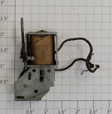 Lionel 100-25 Complete 3 Position E-Unit with Short Lever Up - Image 1 of 4