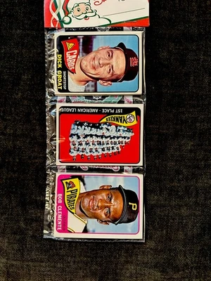 Paquete de rack de béisbol de Navidad Topps 1965 Bob Clemente Dick Groat Yankees Team Foto 1 de 2