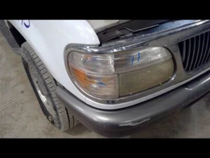 Passenger Corner/Park Light Park Lamp-turn Signal Fits 95-01 EXPLORER 1068984 - Picture 1 of 12