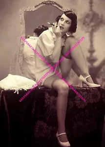 FOTO DE PIERNAS GUAPTY GIRL IN LENCERÍA Y MEDIAS DE LOS AÑOS 1920 BVL-3 - Imagen 1 de 1