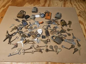 Konvolut Oldtimer Auto, Auto, Hausschlüssel, Schlösser Skelettschlüssel - Bild 1 von 18