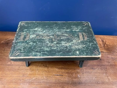 Taburete de pie de madera primitivo verde pintado Pennsylvania PA Dutch Tole  Foto 1 de 4