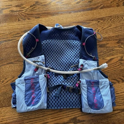 Pacote de hidratação feminino Nathan Vapor Airess 3.0 7L XXS-M periwinkle magenta pequeno - Imagem 1 de 4