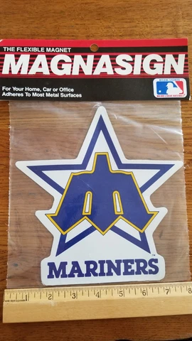 Vintage MLB Seattle Mariners  Baseball flexible Fridge Magnet. New Cover