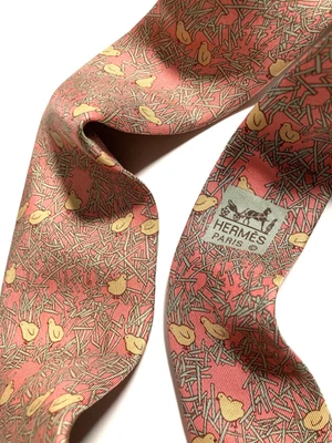 CORBATA DE CAMA HERMES VINTAGE CODORNIZ Y PAJA PÁJARO SALVAJE NATURALEZA GAMA ALTA FRANCIA ROSA ROSA Foto 1 de 4