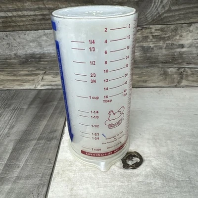 VINTAGE 1997 Pampered Chef Measure All Measuring 2 Cups For Wet/Dry Liquid/Solid - Image 1 of 4