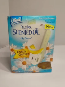 Glade PlugIns Scented Oil Refill + Warmer Unit Sky Breeze Scent  - Picture 1 of 6