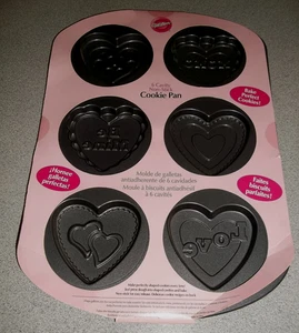 WILTON Padella Biscottiera Cuori San Valentino 6 Cavità 4"x 4" Antiaderente NUOVA San Valentino - Foto 1 di 6