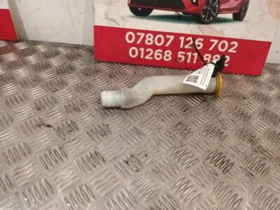 VAUXHALL VECTRA SRI 1.9 CDTI 2002-2008 WINDSCREEN WASHER NECK FUNNEL  - Image 1 of 2